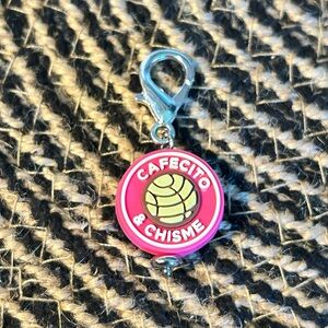 Cafecito y Chisme Charm